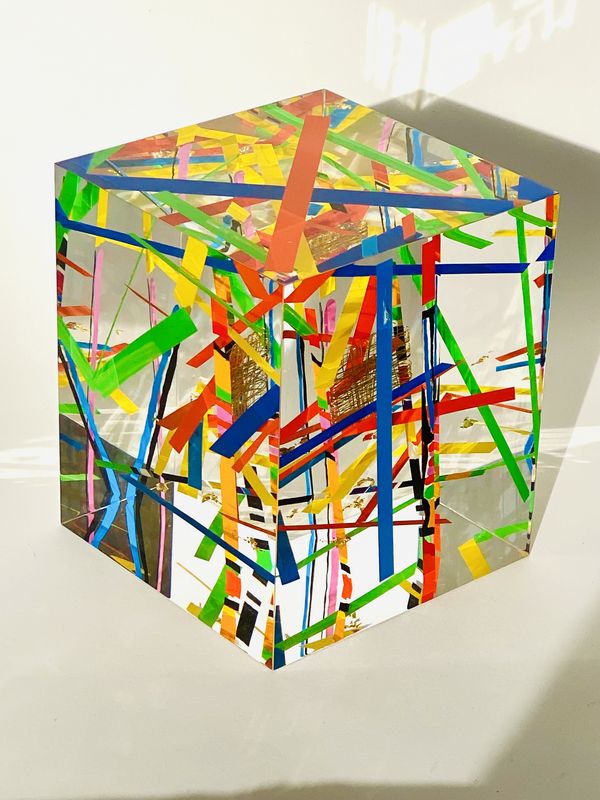 A-space Gallery – Susi Kramer – Lines – Cube acrylic glass – 2021 – 16,5 x 14 x 14 cm_risultato